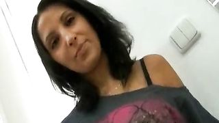 Anteprima del video: Bella ragazza realmente amatoriale