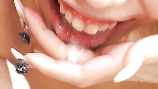 Hot cinesina succhia cazzi