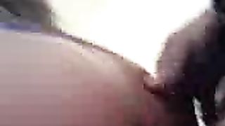 Tedesca bionda scopa mentre guarda un porno