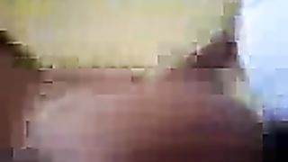 Tedesca bionda scopa mentre guarda un porno