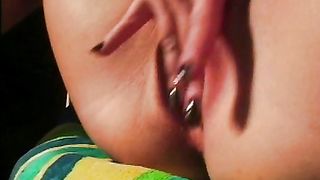 Rossa si sfrega la sua passera