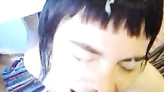 Coppia amatoriale con tatuaggi e piercing