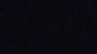 Teen dai bellissimi occhioni succhia e scopa