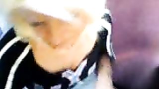 Latina si masturba e squirta in webcam