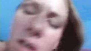 Teen amatoriale si masturba il culo