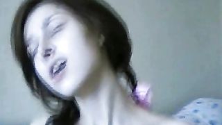 Russa teen bruna amatoriale