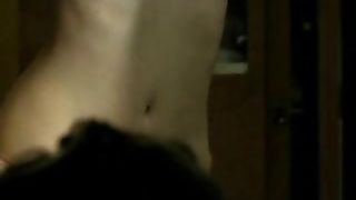 Teen magra scopata sul tavolo