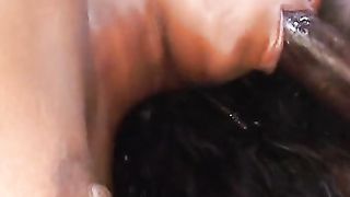 Ragazza nera con un gran bel culo rotondo