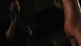 Bella ragazza schiava