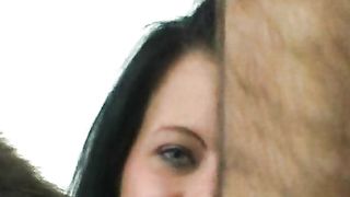 Due cazzi per una calda ragazza tatuata