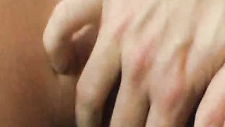 Due cazzi per una calda ragazza tatuata