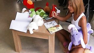 Vecchio si scopa una teenager