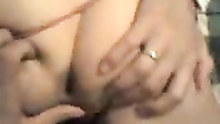 Lesbica insegna a squirtare