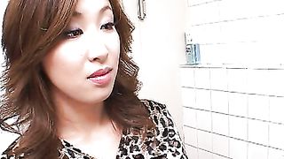 Anteprima del video: Pompino alla toilet