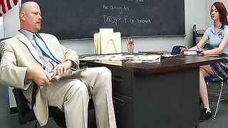 Prima sculacciata e poi scopata