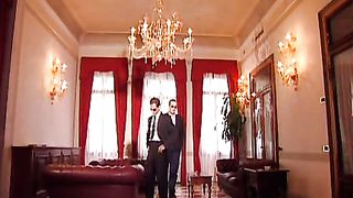 Anteprima del video: Bionda fottuta da due cazzi