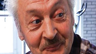 Anteprima del video: Nipotina troia