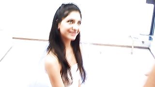 Anteprima del video: Il suo primo cazzo grosso