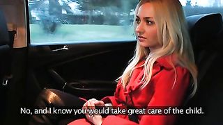 Bionda girl scopata in taxi