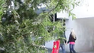 Anteprima del video: Piccola figa teen affamata di salsiccia