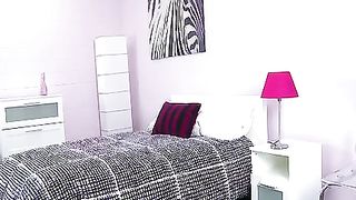 Anteprima del video: Giovane coppia fa 69 in piedi