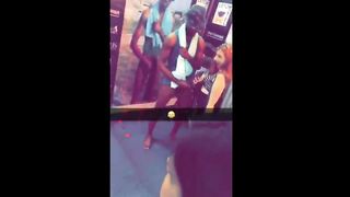 Africano con cazzo di 50 cm si fa toccare e fotografare