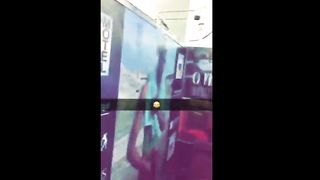 Africano con cazzo di 50 cm si fa toccare e fotografare