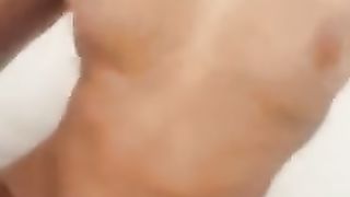 E' una goduria vedere le sue tettone sballonzolanti