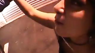 Vanno a puttane e si portano a casa una zoccolona