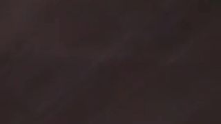 Spiati mentre scopano nel cesso di un locale