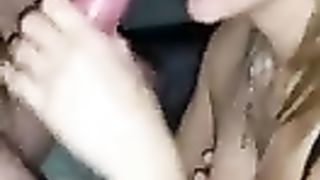 Mia moglie e io ci divertiamo con un nostro amico...