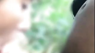 Ragazza italiana fa pompino a ragazzo di colore