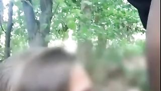 Ragazza italiana fa pompino a ragazzo di colore