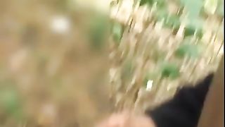 Ragazza italiana fa pompino a ragazzo di colore