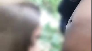 Ragazza italiana fa pompino a ragazzo di colore