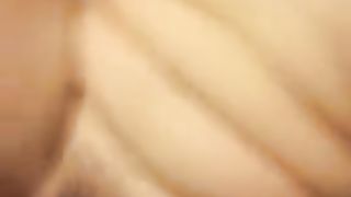 Chiede al marito di scoparla con più forza