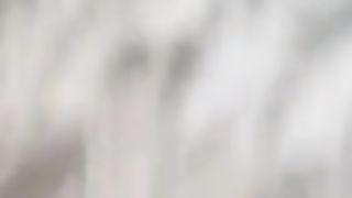 Italiano se lo fa succhiare in spiaggia davanti a tutti