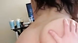 Anteprima del video: Guardate come fa ballare il suo culo sul cazzo!!!