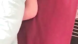 Sveglia la fidanzata con una bella sborrata in faccia