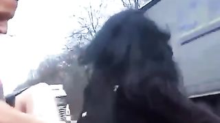 Scopata in autostrada sotto gli occhi di tutti