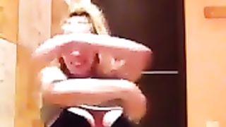 Spogliarello prima di lavorare...