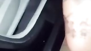 AH AH AH Sì Sì Sì...e lei viene e si sbrodola tutta