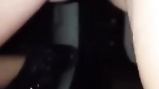 AH AH AH Sì Sì Sì...e lei viene e si sbrodola tutta