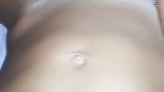 Italiana si masturba con dildo