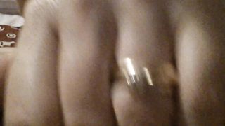 Moglie vacca si masturba con dedica all'amante