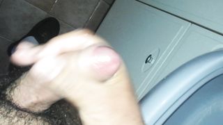 Ogni tanto mi piace schizzare da solo...