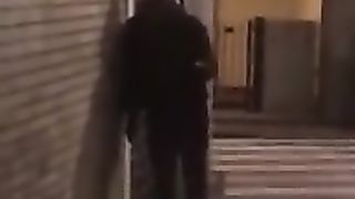 IMMIGRATO MINACCIA DI SCOPARE MOGLIE