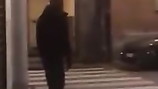 IMMIGRATO MINACCIA DI SCOPARE MOGLIE