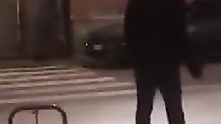 IMMIGRATO MINACCIA DI SCOPARE MOGLIE