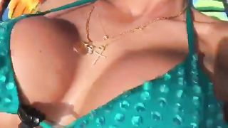 Denise B. super sexy in spiaggia 2